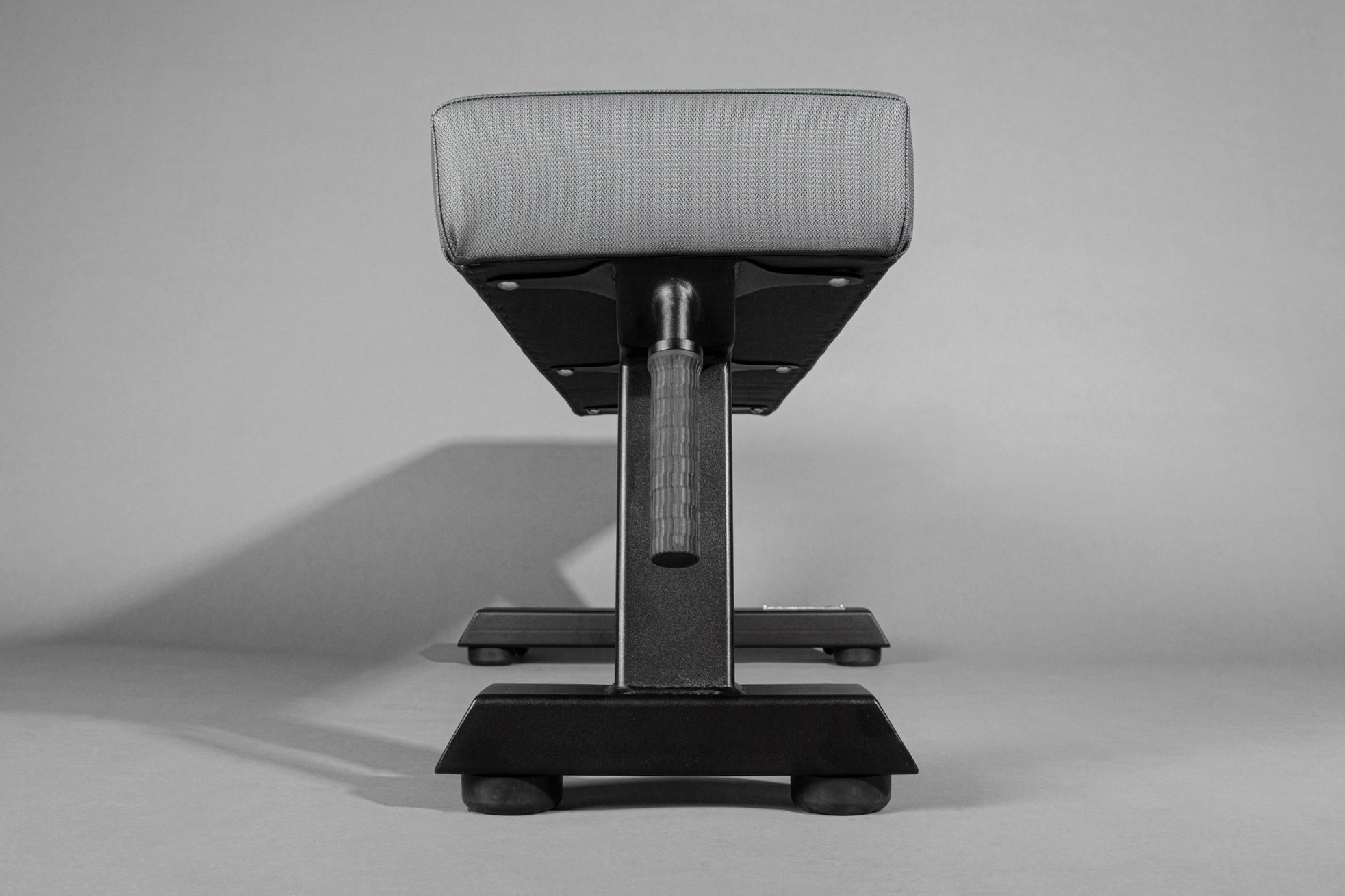 M＆M × WHIZ LIMITED 900 BENCH Essential MS Bench – OMNI Lab Solutions